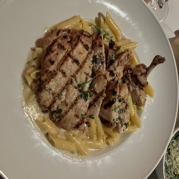 Bistecca by Il Mulino - Pasta Alfredo with chicken - Italian Near Me - Mount Pocono, Pennsylvania