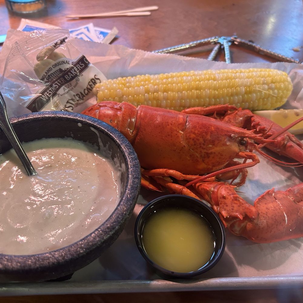 Geddy's - Cap'n Geddy's Lobster Bake - Seafood Near Me - Bar Harbor, Maine