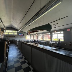 Riverwalk Grill - Dining room