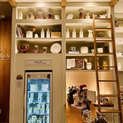 Bacio di Latte - Love the display makes it a homey feeling ... gelato to go!