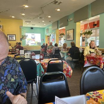 Ned's Southside Kitchen - Dining room at lunch on Friday - New American Near Me - Saint Augustine, Florida