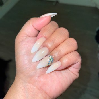 Essie Nails - Nail Salons Near Me - Garden Grove, California Essie Nails - Nail Salons Near Me - Garden Grove, California