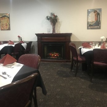 Mama Vesuvio's East - Pizza Near Me - Palos Heights, Illinois Mama Vesuvio's East - Pizza Near Me - Palos Heights, Illinois