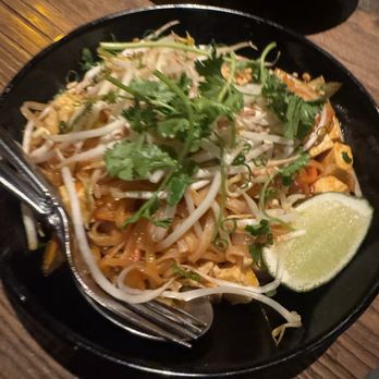 Sunda New Asian - River North - Pad Thai - Asian Fusion Near Me - Chicago, Illinois Sunda New Asian - River North - Pad Thai - Asian Fusion Near Me - Chicago, Illinois