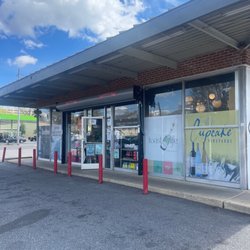 Joe's Wines & Liquor - The front of the store