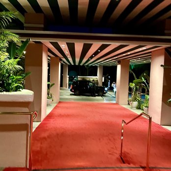 Polo Lounge - Enter through BHH to Polo Lounge - New American Near Me - Beverly Hills, California Polo Lounge - Enter through BHH to Polo Lounge - New American Near Me - Beverly Hills, California