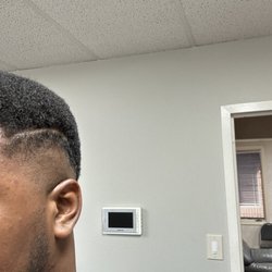 Excellence Barbershop - Mohawk with double lines