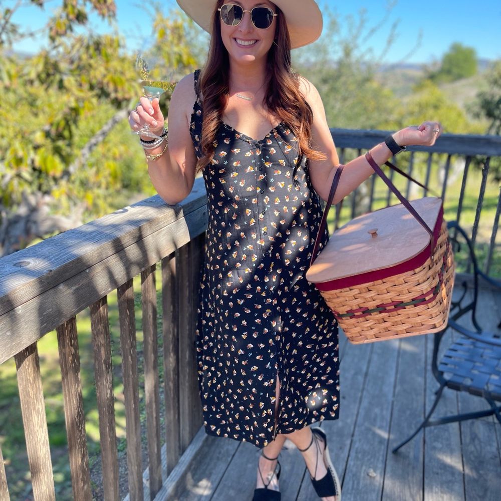 Fallbrook Winery - Picnic and fabulous wine - perfecto - Wine Tasting Room Near Me - Fallbrook, California