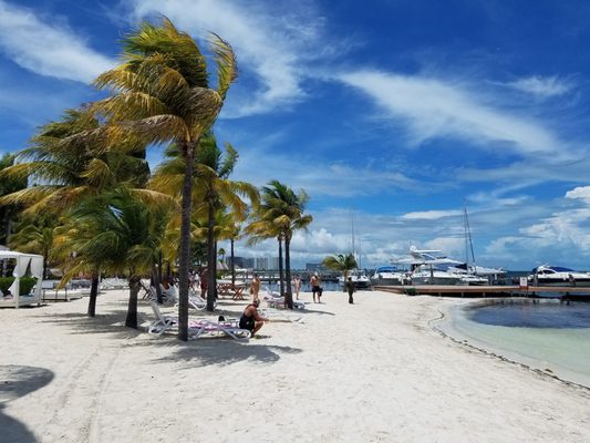 Temptation Cancun Resort by null