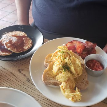 Plum Cafe - Cafes Near Me - Wellington, WGN Plum Cafe - Cafes Near Me - Wellington, WGN