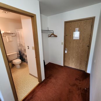 The Hibernation Station - Quadruple room - Hotels Near Me - Sterling, Alaska The Hibernation Station - Quadruple room - Hotels Near Me - Sterling, Alaska