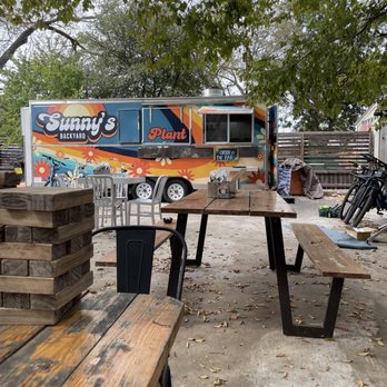 Sunny's Backyard - Outside - Pubs Near Me - Austin, Texas