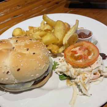McGann's Pub - Burger - Irish Pub Near Me - Doolin, CE