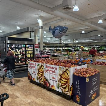 Harris Teeter - Summer is served - Grocery Near Me - Raleigh, North Carolina Harris Teeter - Summer is served - Grocery Near Me - Raleigh, North Carolina