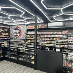 The Hub Smoke Shop