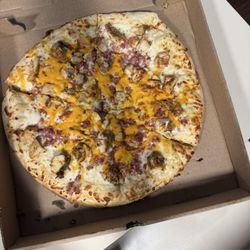 Sunset Pizza & Grille - Chicken Alfredo Pizza