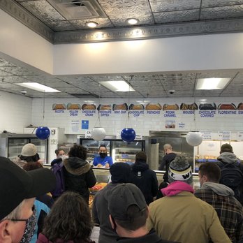 Mike's Pastry - Huge lines - Bakeries Near Me - Boston, Massachusetts Mike's Pastry - Huge lines - Bakeries Near Me - Boston, Massachusetts