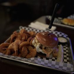 The Pikey - Flying Yeet Machine Burger