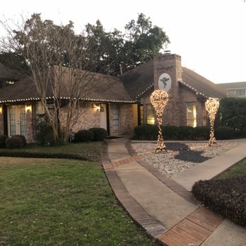 Slaughter Lane Chiropractic - Clinic entrance - Chiropractors Near Me - Austin, Texas Slaughter Lane Chiropractic - Clinic entrance - Chiropractors Near Me - Austin, Texas