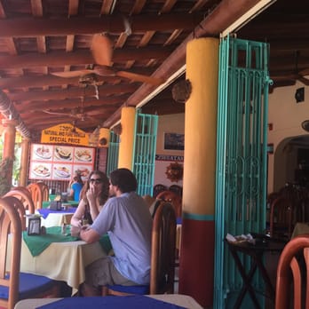 Casa Elvira - Seafood Near Me - Zihuatanejo, GRO Casa Elvira - Seafood Near Me - Zihuatanejo, GRO