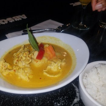 Thai at Laurel - Yellow curry chicken - Thai Near Me - Laurel, Maryland