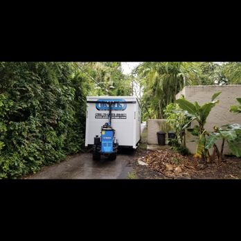 UNITS Moving & Portable Storage - Medley - Delivering the UNITS container using the most advanced delivery system and ROBO-Lift in the industry. - Self Storage Near Me - Medley, Florida UNITS Moving & Portable Storage - Medley - Delivering the UNITS container using the most advanced delivery system and ROBO-Lift in the industry. - Self Storage Near Me - Medley, Florida