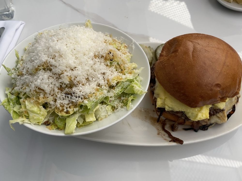 Millie's Mimosa House & Eatery Logo