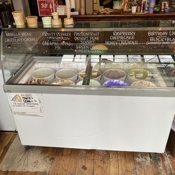 Black Cat Ice Cream - Ice Cream & Frozen Yogurt Near Me - Des Moines, Iowa Black Cat Ice Cream - Ice Cream & Frozen Yogurt Near Me - Des Moines, Iowa