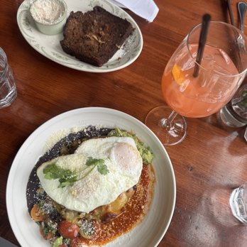 Waverly Kitchen & Bar - Huevos Rancheros and Griddled Banana Bread - Cocktail Bars Near Me - Boston, Massachusetts Waverly Kitchen & Bar - Huevos Rancheros and Griddled Banana Bread - Cocktail Bars Near Me - Boston, Massachusetts