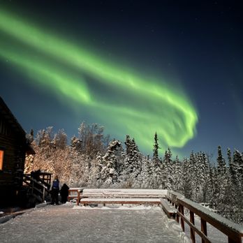 Aurora Borealis Lodge - Large deck for photos and videos - Hotels & Travel Near Me - Fairbanks, Alaska Aurora Borealis Lodge - Large deck for photos and videos - Hotels & Travel Near Me - Fairbanks, Alaska