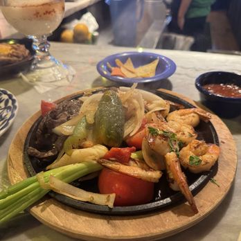 La Margarita - Fajitas Para Dos (shrimp &. Steak) - Seafood Near Me - San Antonio, Texas La Margarita - Fajitas Para Dos (shrimp &. Steak) - Seafood Near Me - San Antonio, Texas