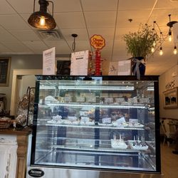 Dolce Amar Sweets To Love - Desert display