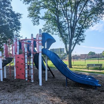 Memorial Park - Playgrounds Near Me - La Grange Park, Illinois