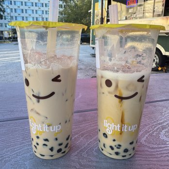Happy Lemon - Regular milk tea and Hokkaido tea - Bubble Tea Near Me - Orlando, Florida