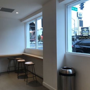 Pressed Juicery - seating - Juice Bars & Smoothies Near Me - Long Beach, California
