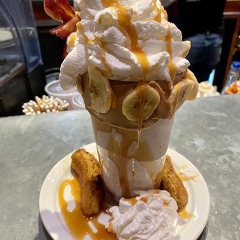 Boston Burger - The King Frappe - Are you KIDDING me?! So f*cking scrumptious! Picture ain't even doin' it Justice!!! - Burgers Near Me - Boston, Massachusetts