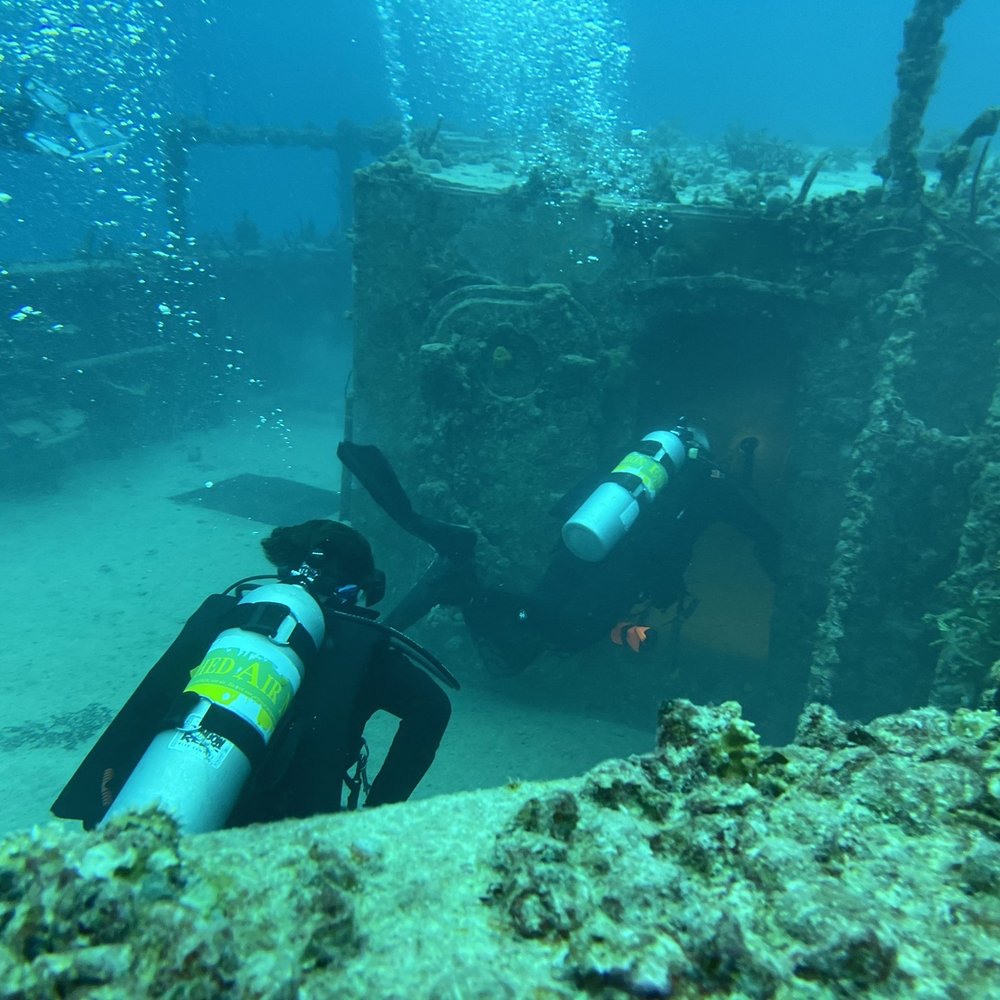 Rainbow Reef Dive Center - Scuba Diving Near Me - Key Largo, Florida Rainbow Reef Dive Center - Scuba Diving Near Me - Key Largo, Florida