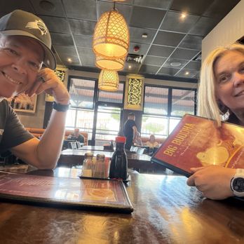 Big Buddha Restaurant - My wife and I meeting up here during our lunch break, before the lunch crowd creeps in. We love this place! - Chinese Near Me - Surprise, Arizona