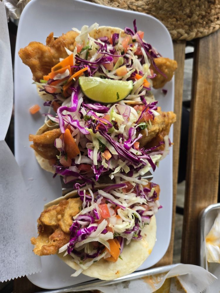 Food from El Jefe Alitas & Taqueria