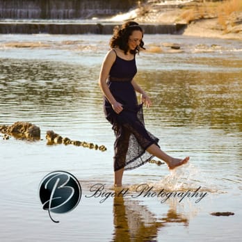 Bigott Photography - Senior Session with Bella - Session Photography Near Me Bigott Photography - Senior Session with Bella - Session Photography Near Me