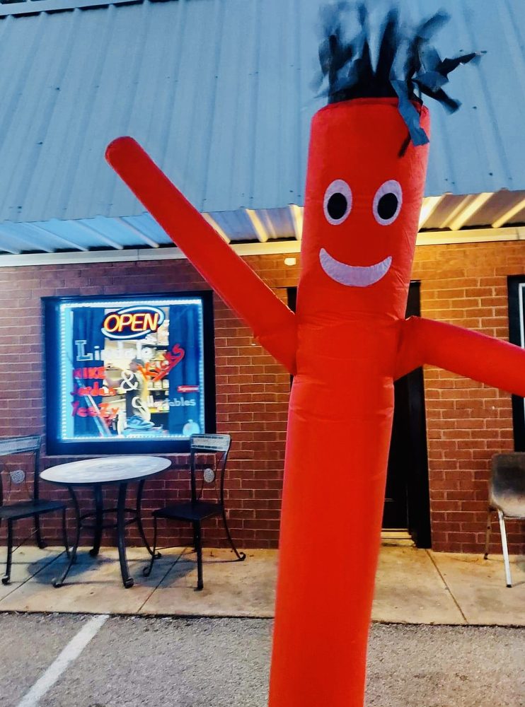 LINDALE KICKS Updated June 2024 407 S Main St, Lindale, Texas