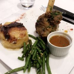 La Belle Colombe - Souris d'agneau, haricots verts et gratin de pommes de terre...
