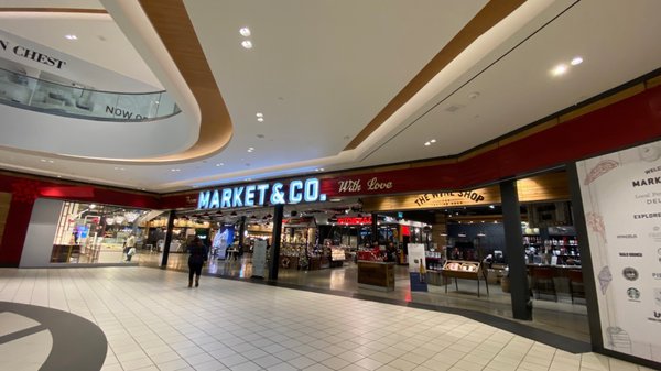 Upper Canada Mall by null