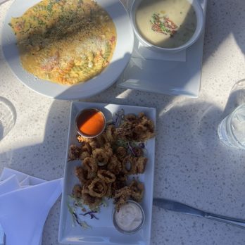 Lighthouse - Lobster Mac, Bowl Clam Chowder, and Crispy Calamari - Breakfast & Brunch Near Me - Newport Beach, California