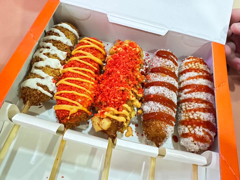 TWO HANDS FRESH CORN DOGS 24 Photos & 13 Reviews 800 E Dimond Blvd