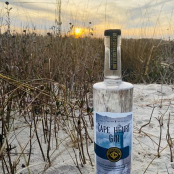 Deep Creek Distilling - DCD Cape Henry Gin - Tasting Classes Near Me - Chesapeake, Virginia