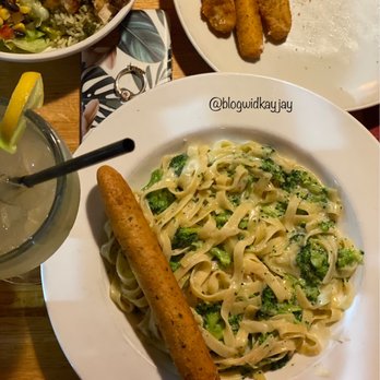 Applebee's Grill + Bar - Brócoli  chickens Alfredo - American Near Me - Johnson City, Tennessee