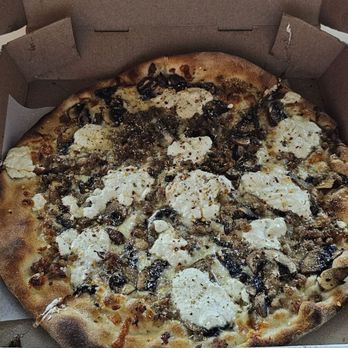 Vespino Pizza Restaurant - Pizza Near Me - Fairfield, Connecticut Vespino Pizza Restaurant - Pizza Near Me - Fairfield, Connecticut