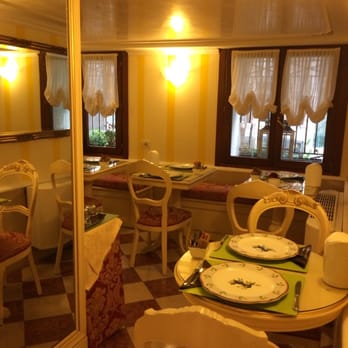 Hotel Becher - Breakfast Area - Hotels Near Me - Venezia, VE