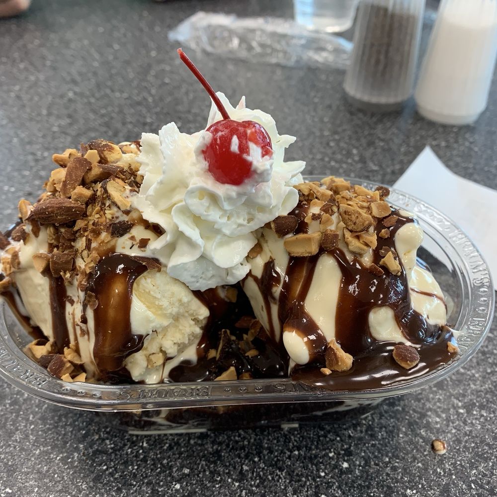Braums Fresh Market - My hot fudge brownie sundae. Let's eat! - Burgers Near Me - Abilene, Texas Braums Fresh Market - My hot fudge brownie sundae. Let's eat! - Burgers Near Me - Abilene, Texas